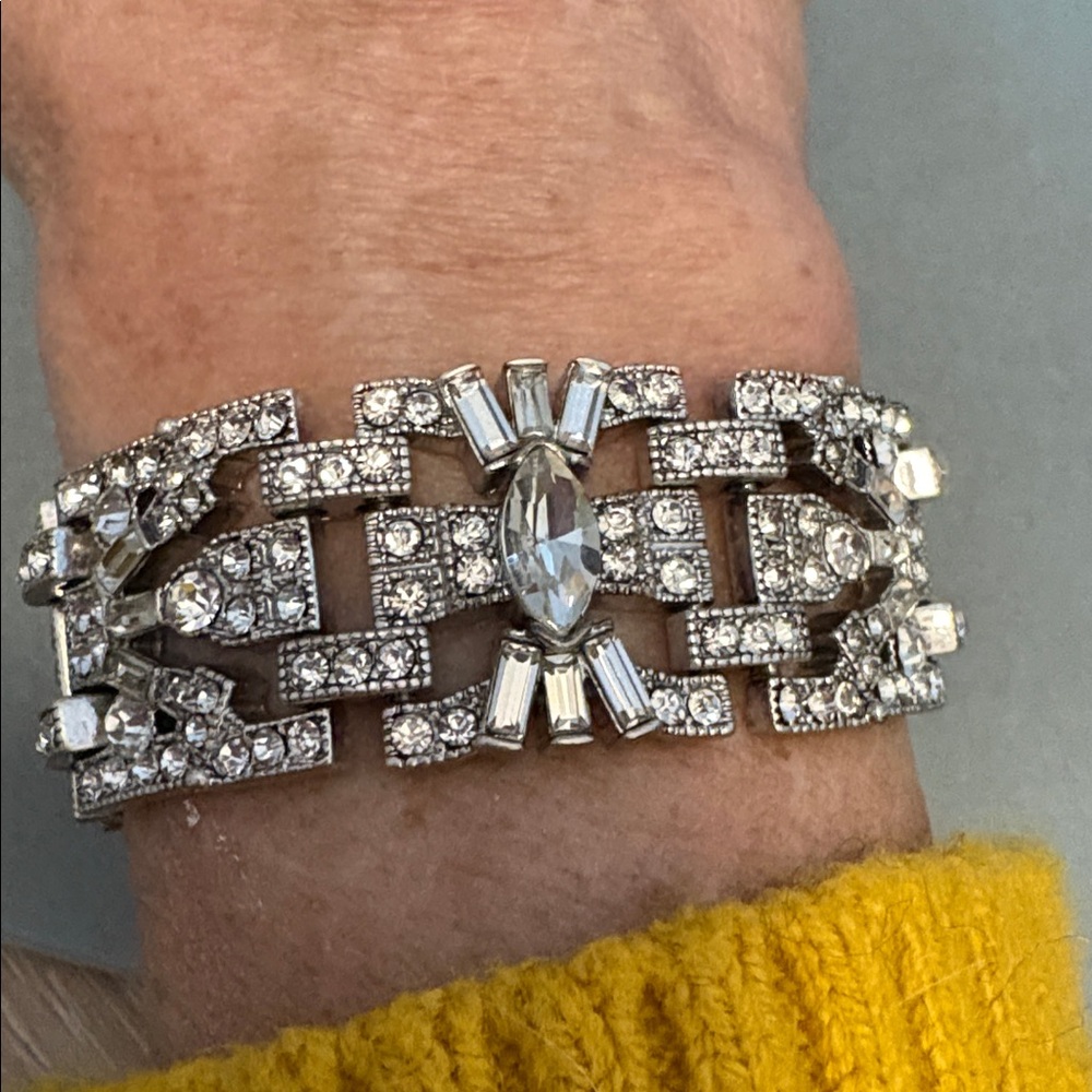 Retired Stella and Dot Art Deco rhinestone bracelet